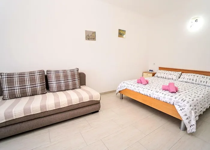 아파트 Mirela 사부드리자